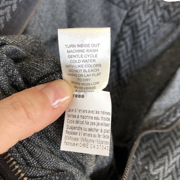 BEBOP NORDSTROM Scoop Neck Dress Ruffled Buttons Zipper Chevron Gray Medium - Picture 7 of 8